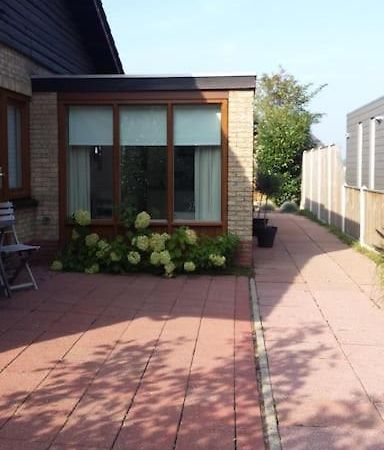 Modern En Sfeervol Appartement Aan Zee Met Airco Zoutelande Kültér fotó